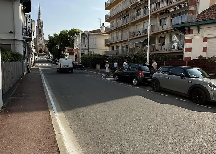 Отель Hotel Home Arcachon