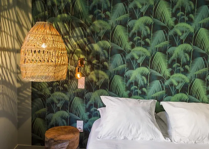 Hotel Home Arcachon Отель 4*